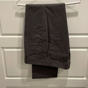 Women’s - Banana Republic - Gray Pants - “The Logan Fit- Size 6